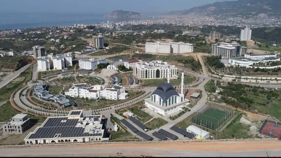 ALKÜ Türkiye’nin En İyileri Arasında! 2026 Sıralamasında İlk 50’ye Girdi 2